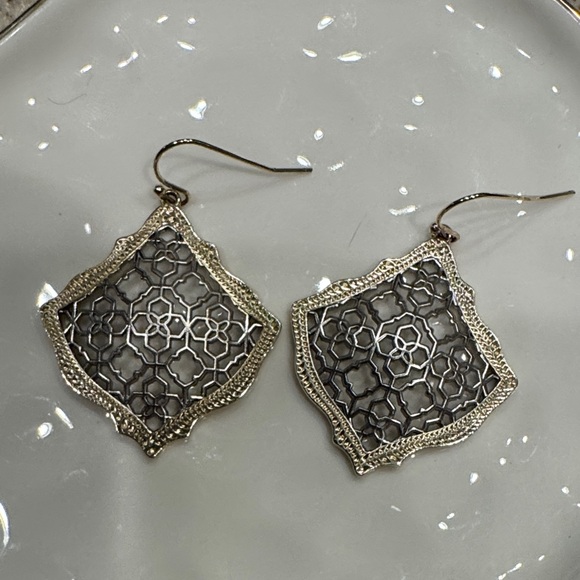 Kendra Scott Silver Filigree Earrings - Picture 1 of 1